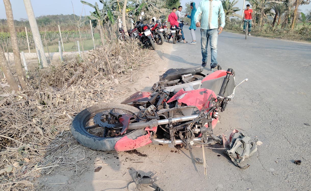 কালীগঞ্জে তিন মোটর সাইকেলের সংঘর্ষে ৩ জন নিহত, আহত-০১